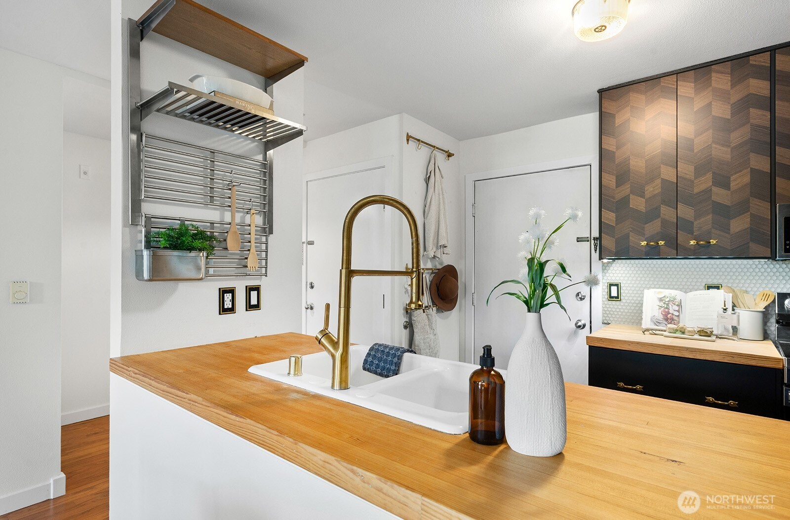 5000 Fauntleroy Way SW #202, Seattle, WA 98136