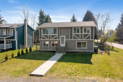 515 Van Trump Avenue NW, Yelm, WA 98597
