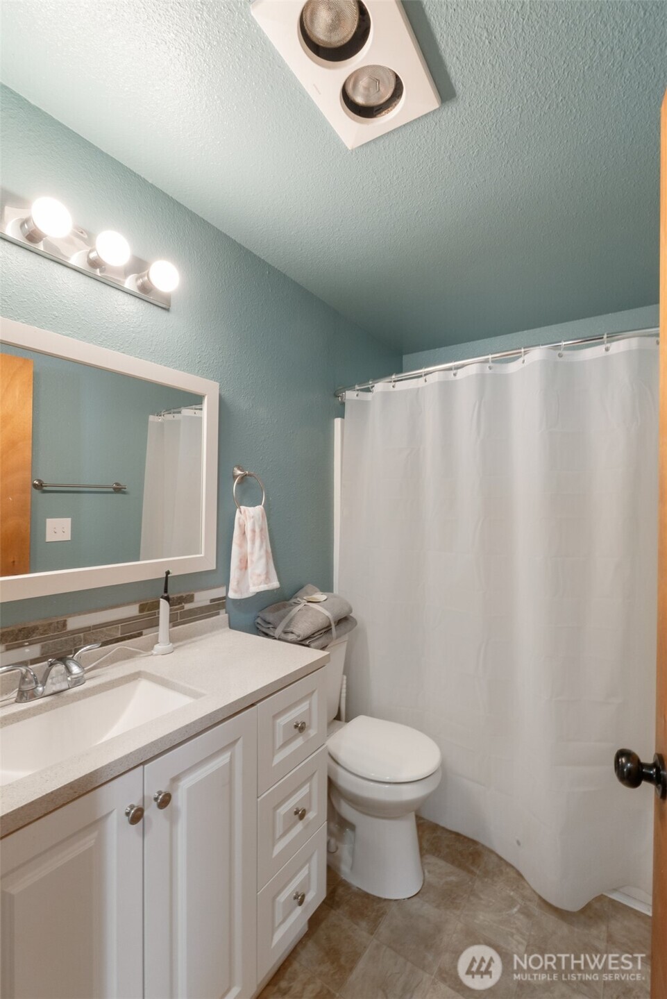 515 Van Trump Avenue NW, Yelm, WA 98597