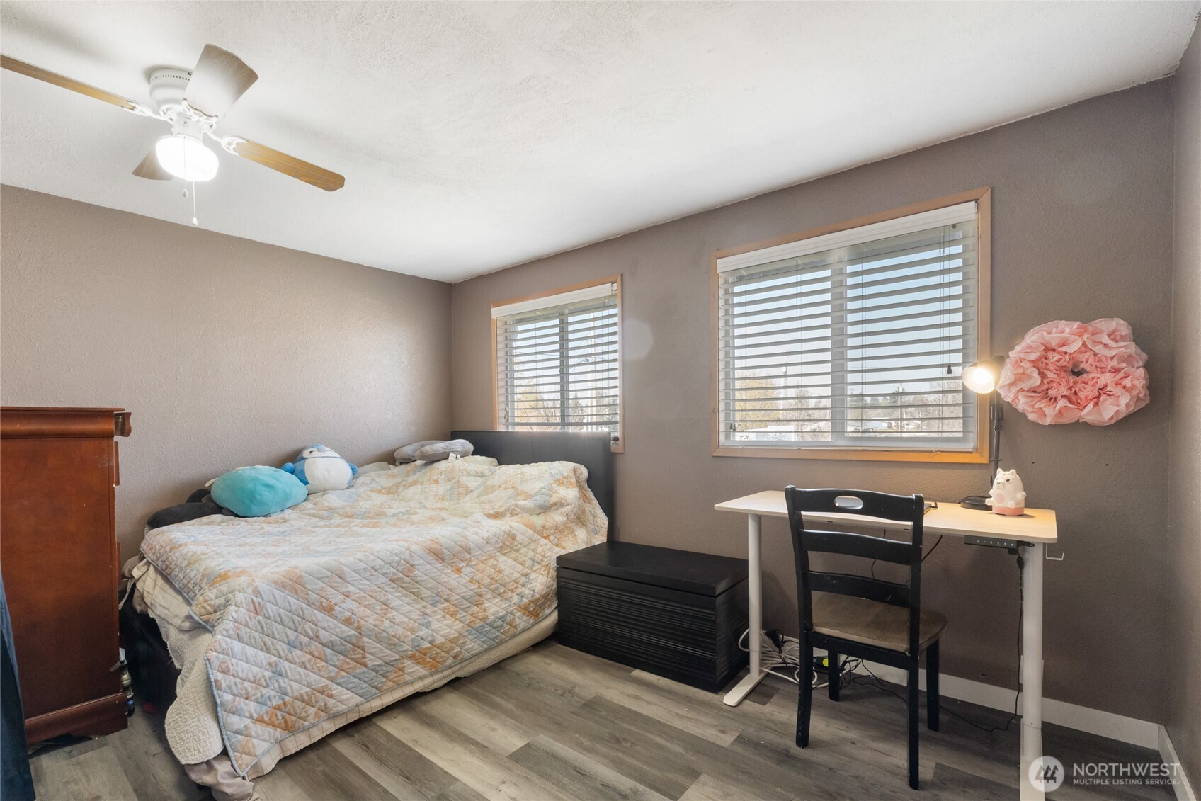 515 Van Trump Avenue NW, Yelm, WA 98597