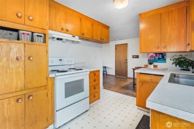 513 Harrington Avenue NE, Renton, WA 98056 - Photo 9