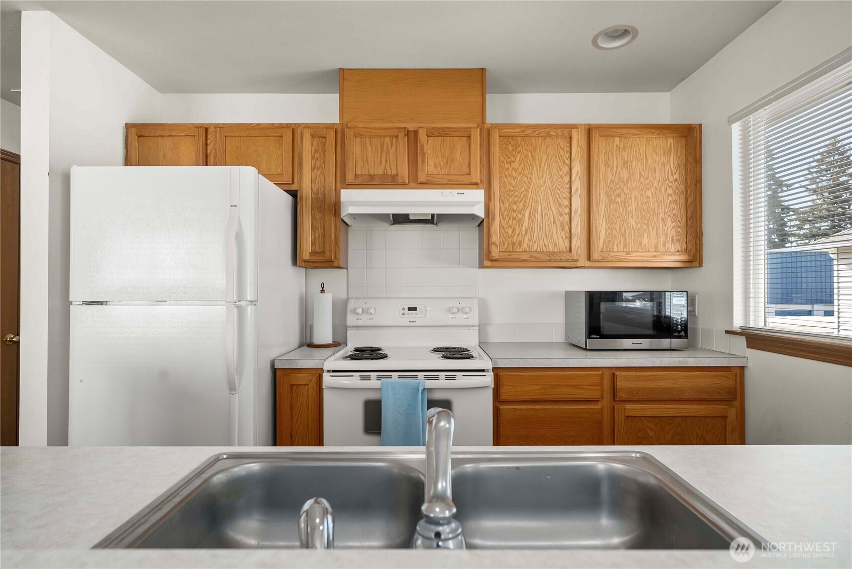 11236 3rd Avenue E, Tacoma, WA 98445-7727