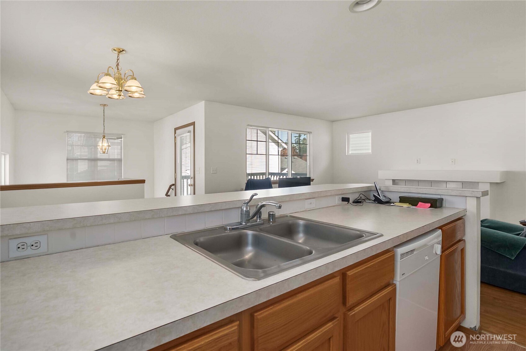 11236 3rd Avenue E, Tacoma, WA 98445-7727