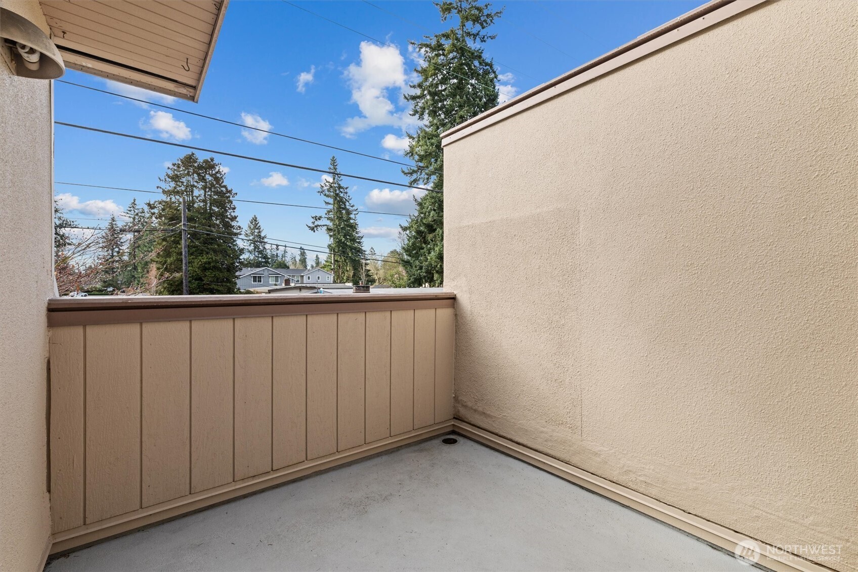 8225 212th Street SW #304, Edmonds, WA 98026