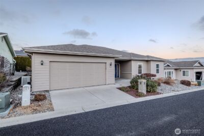 1830 Heritage Drive , Wenatchee, WA 98801-8204