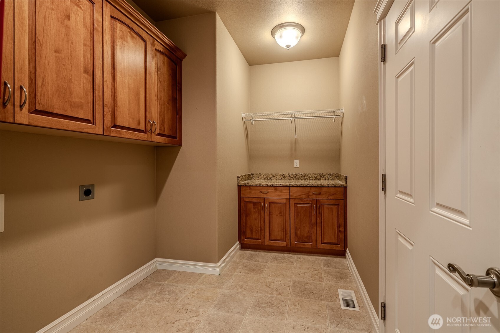 1830 Heritage Drive , Wenatchee, WA 98801-8204