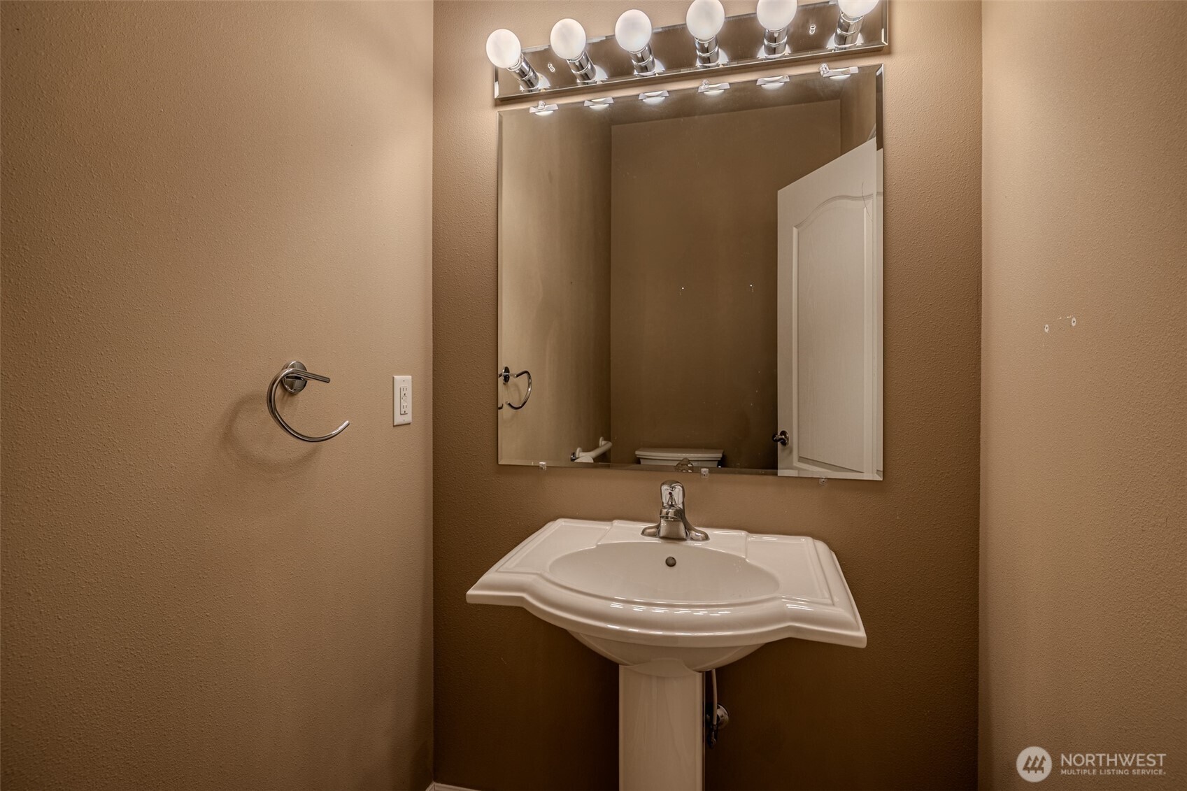 1830 Heritage Drive , Wenatchee, WA 98801-8204