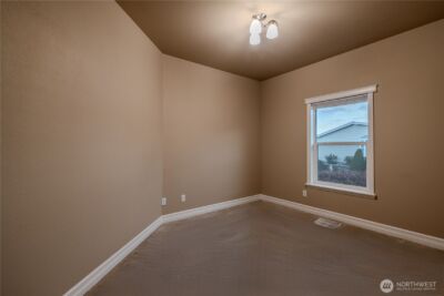 1830 Heritage Drive , Wenatchee, WA 98801-8204 - Photo 6