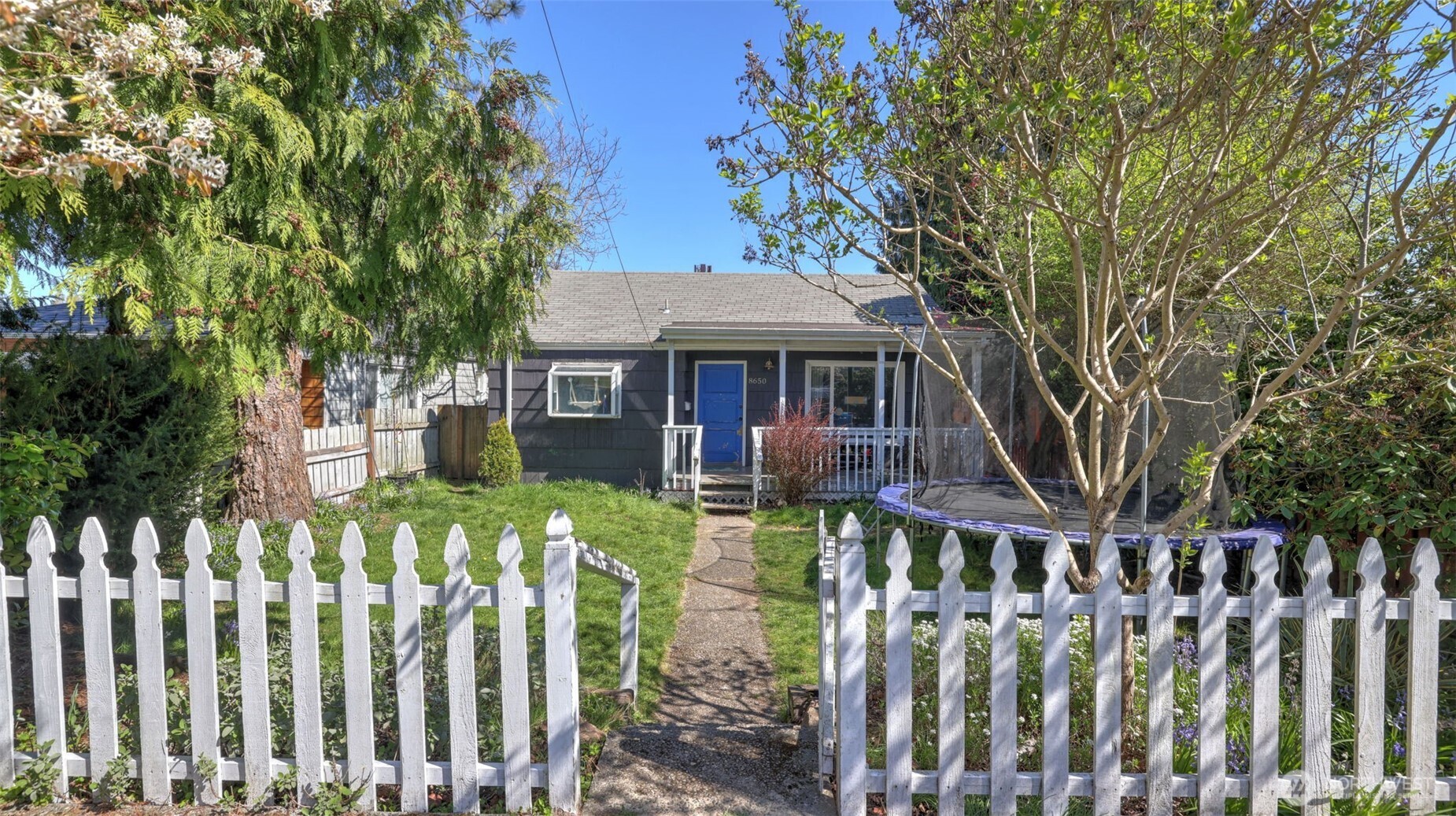 8650 10th Avenue SW, Seattle, WA 98106