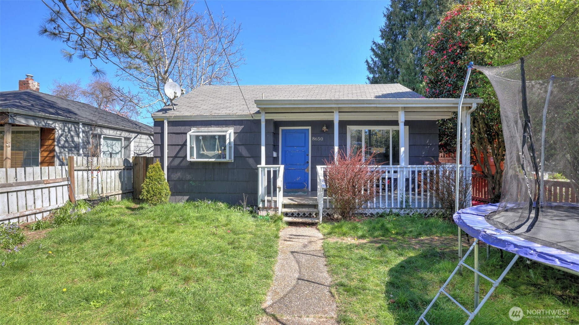 8650 10th Avenue SW, Seattle, WA 98106