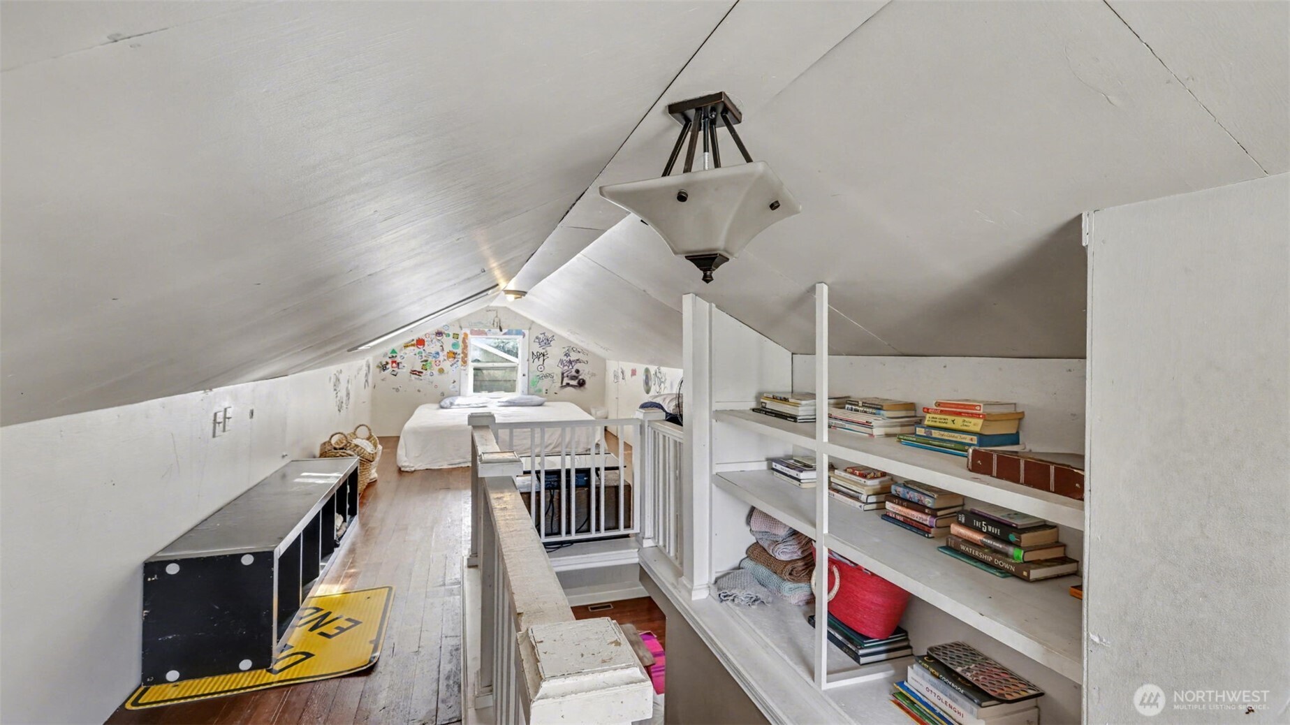 8650 10th Avenue SW, Seattle, WA 98106