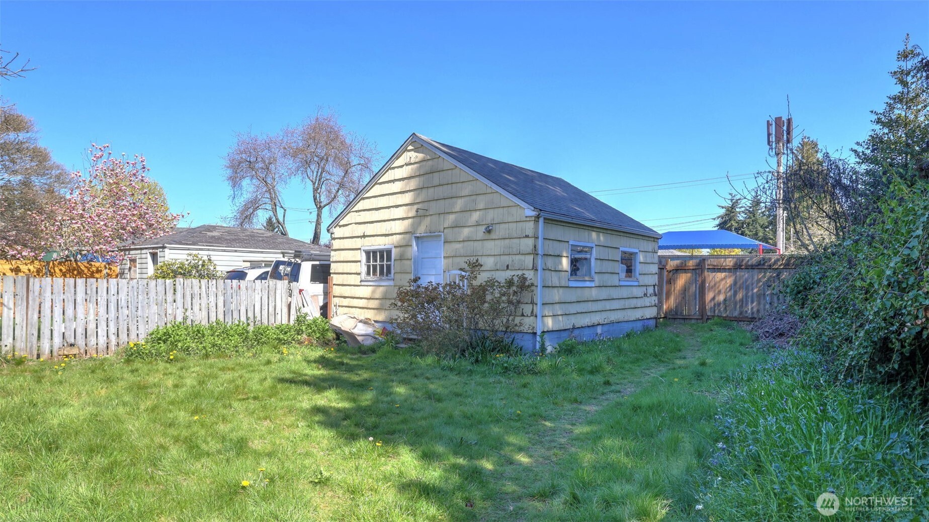 8650 10th Avenue SW, Seattle, WA 98106