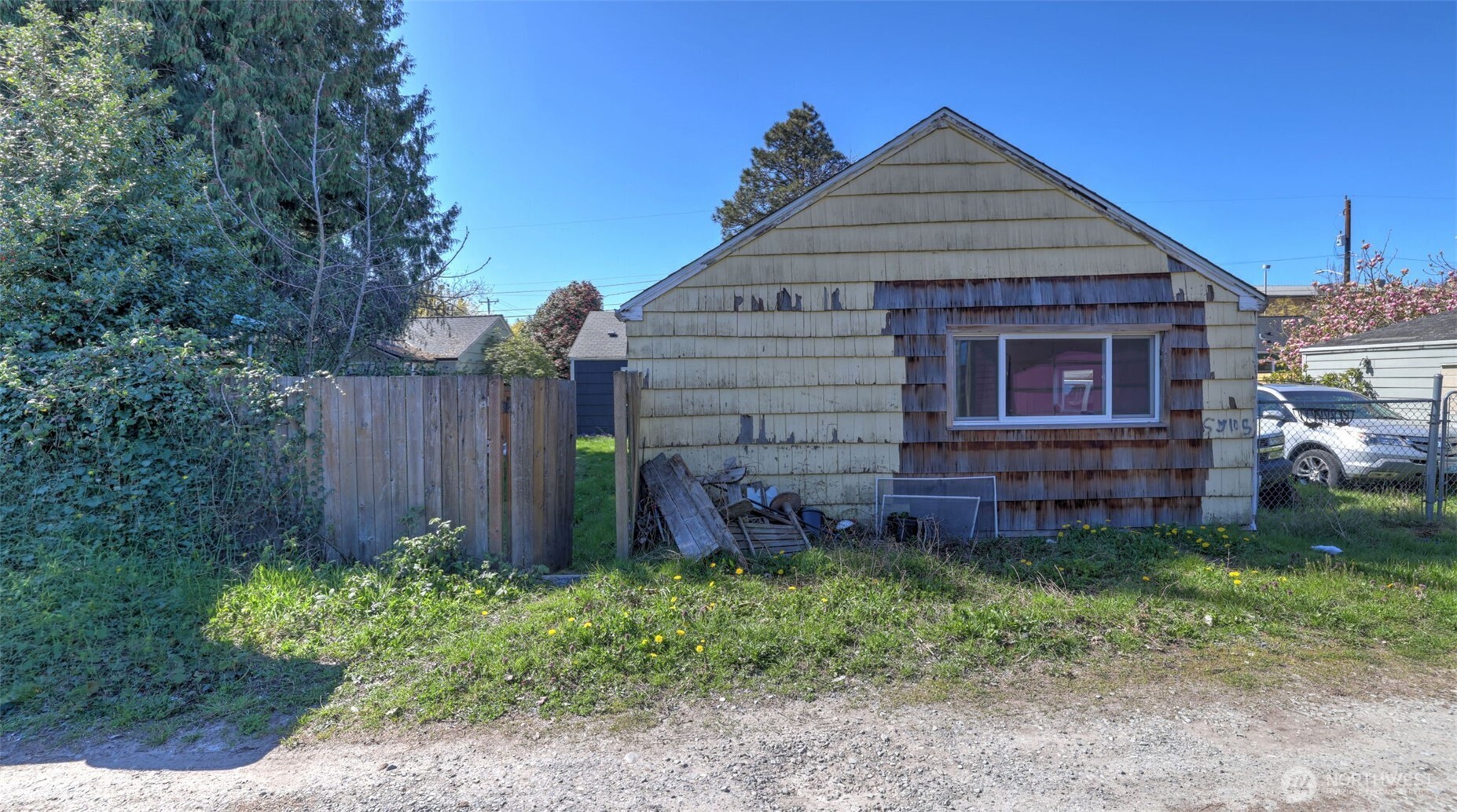 8650 10th Avenue SW, Seattle, WA 98106