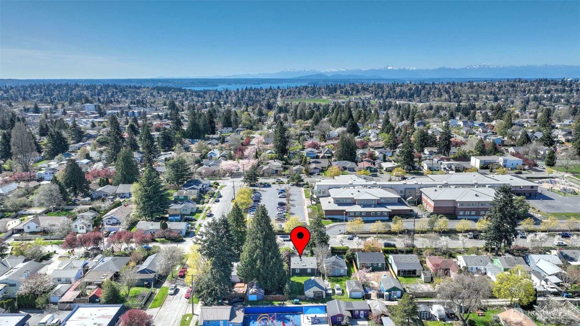 8650 10th Avenue SW, Seattle, WA 98106