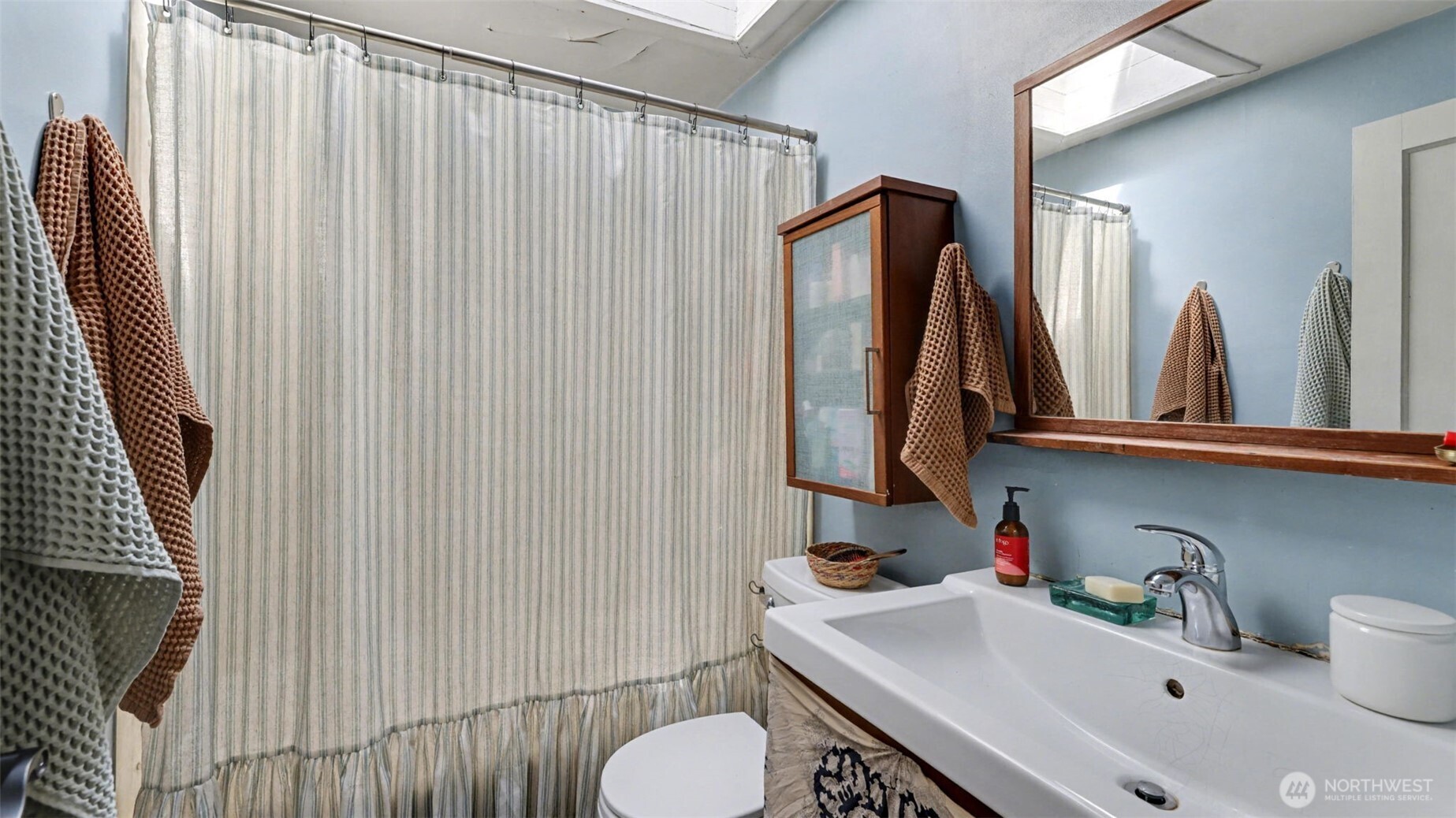 8650 10th Avenue SW, Seattle, WA 98106