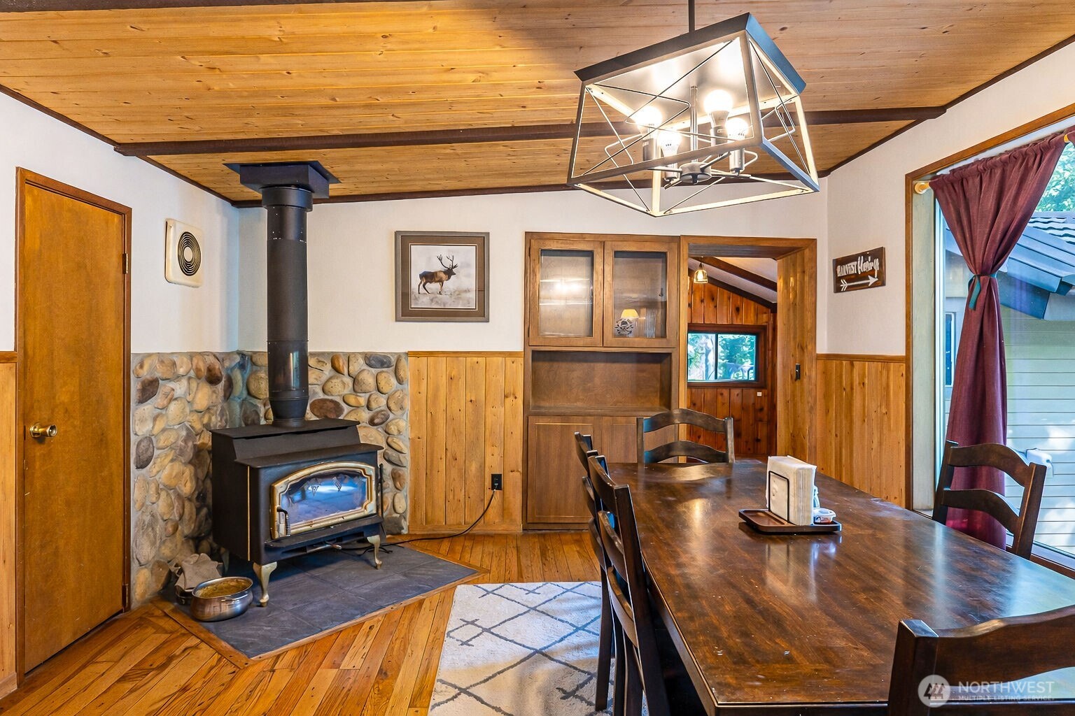 37627 W Lake Walker Drive SE, Enumclaw, WA 98022