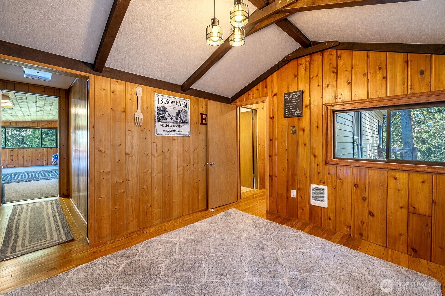 37627 W Lake Walker Drive SE, Enumclaw, WA 98022