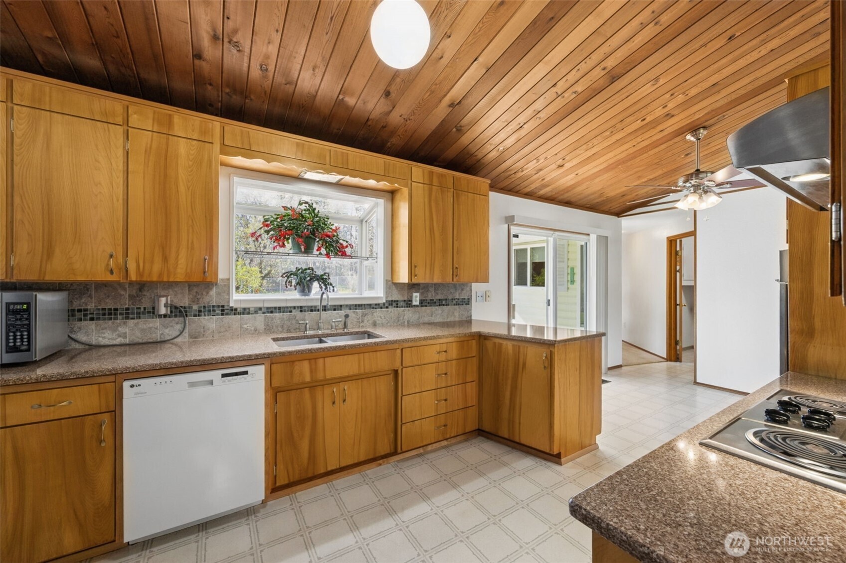 12502 Bingham Avenue E, Tacoma, WA 98446