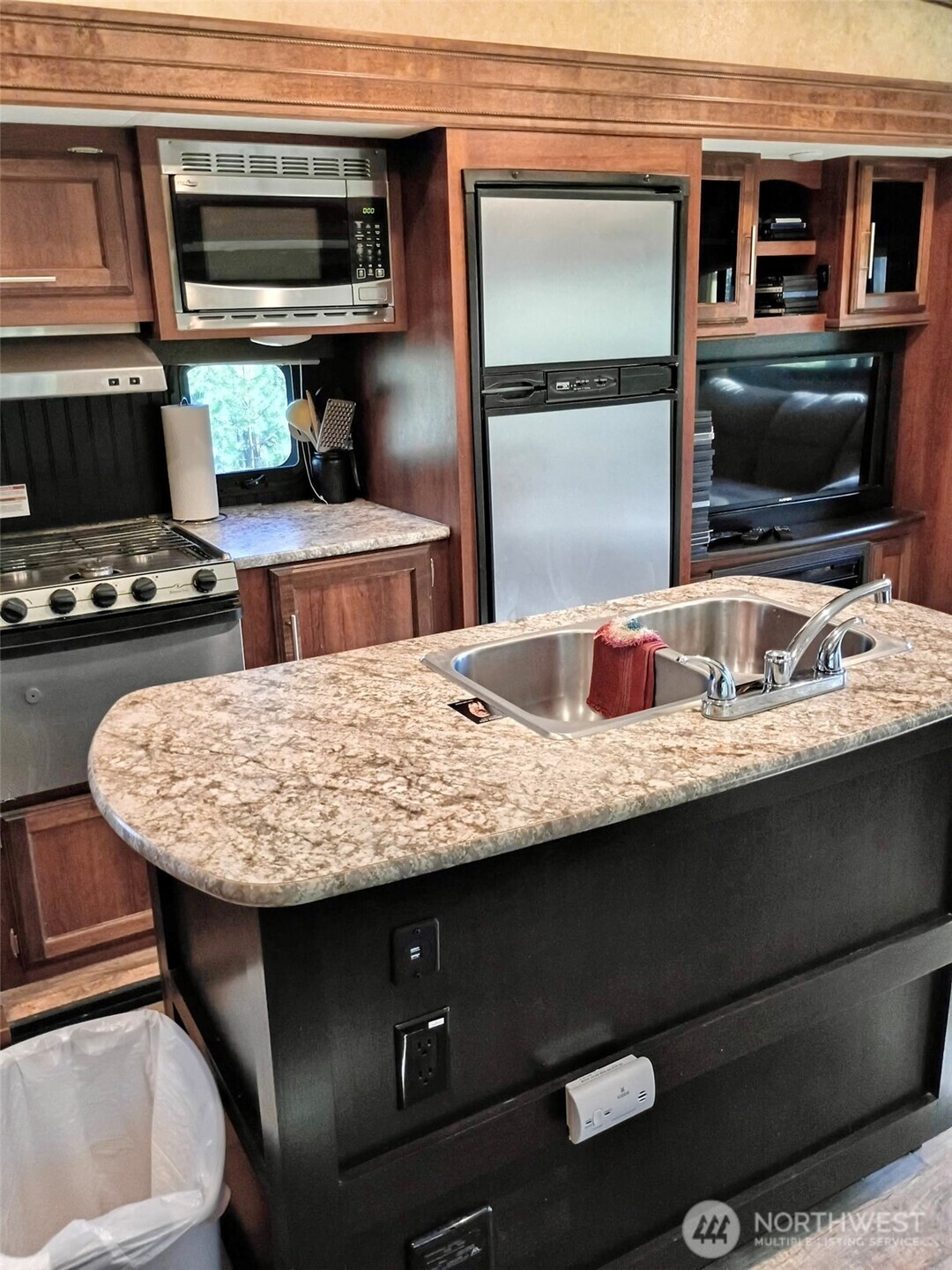 1069 B Kitt Narcisse Road , Colville, WA 99114