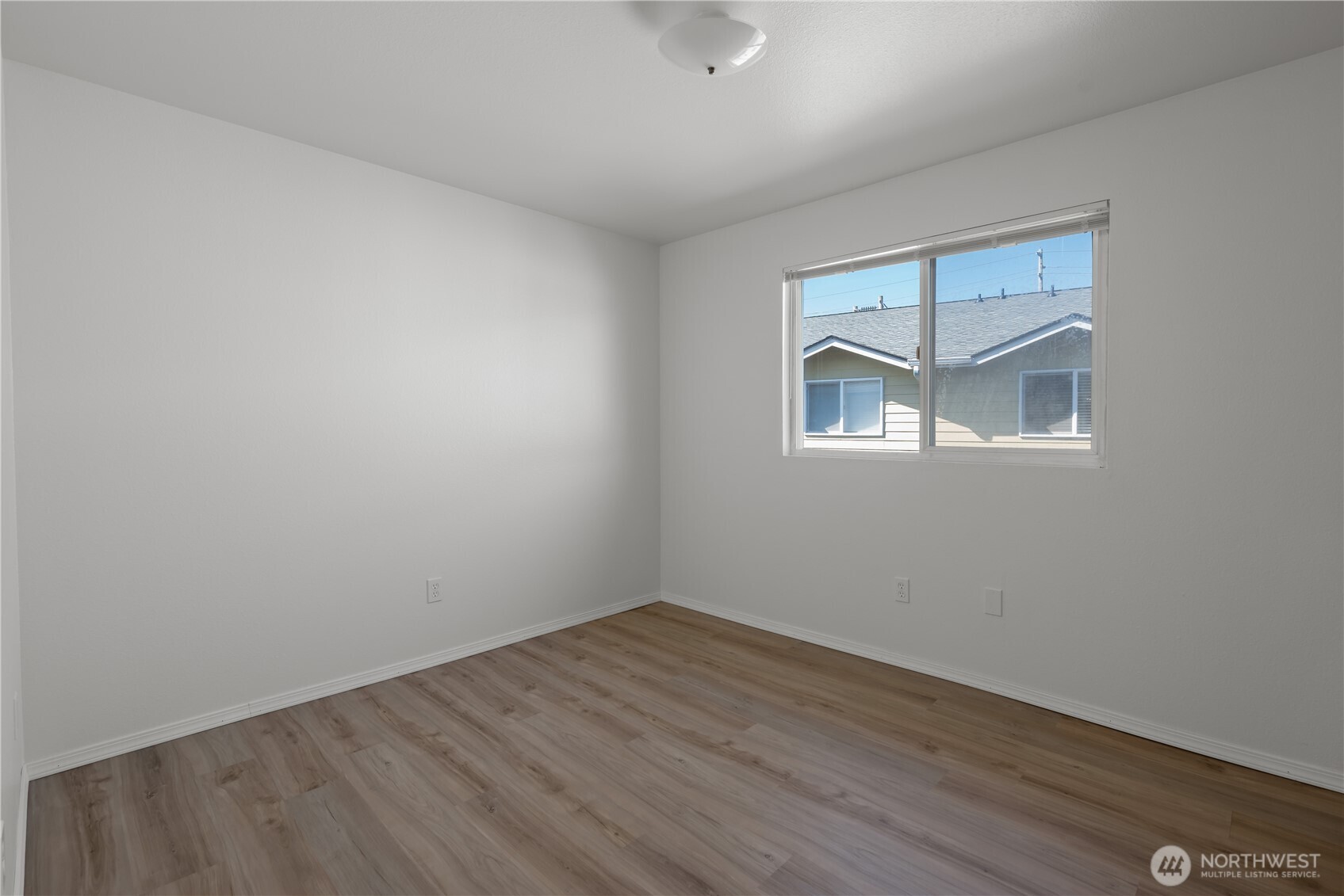 537 NE Ellis Way #B201, Oak Harbor, WA 98277