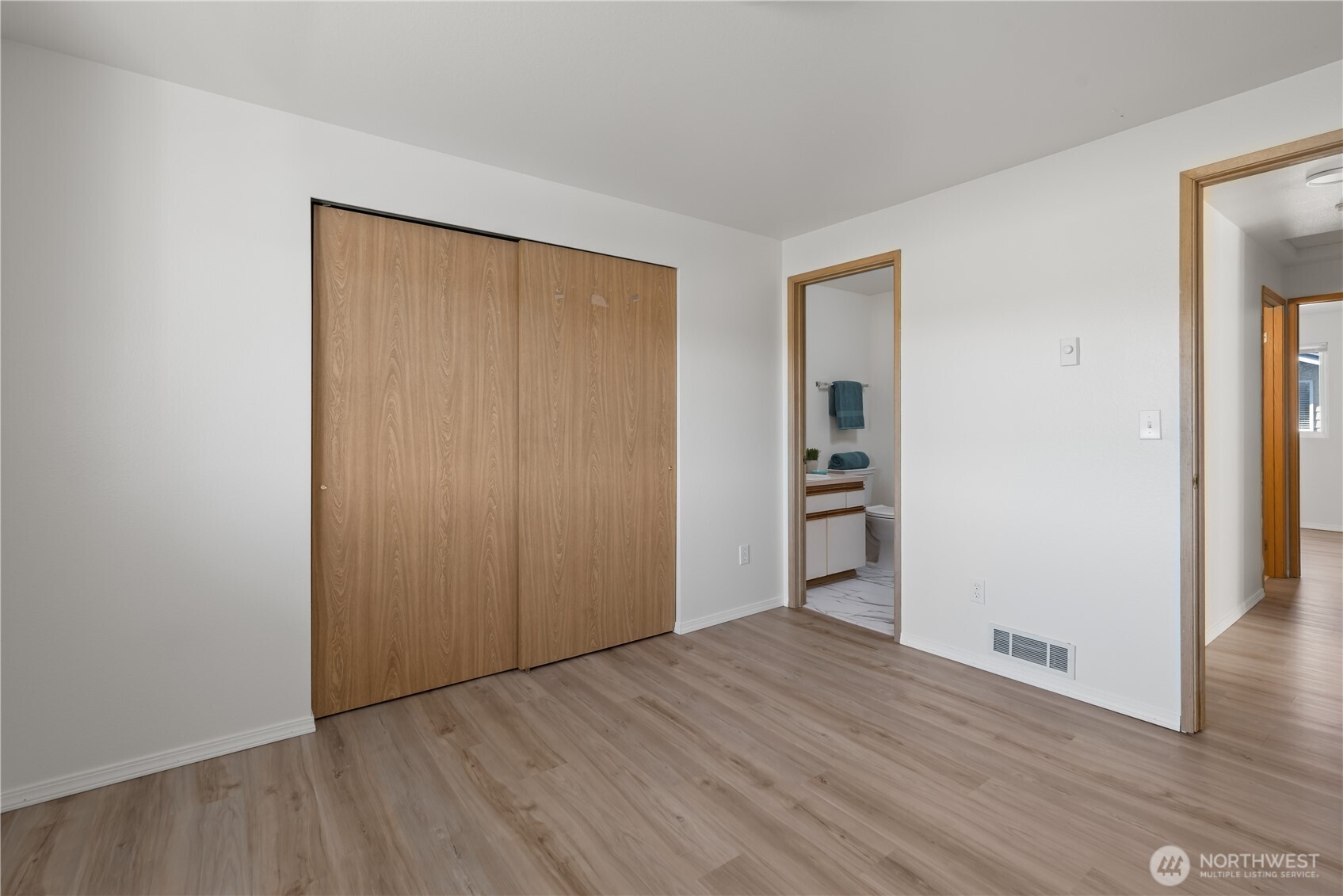 537 NE Ellis Way #B201, Oak Harbor, WA 98277