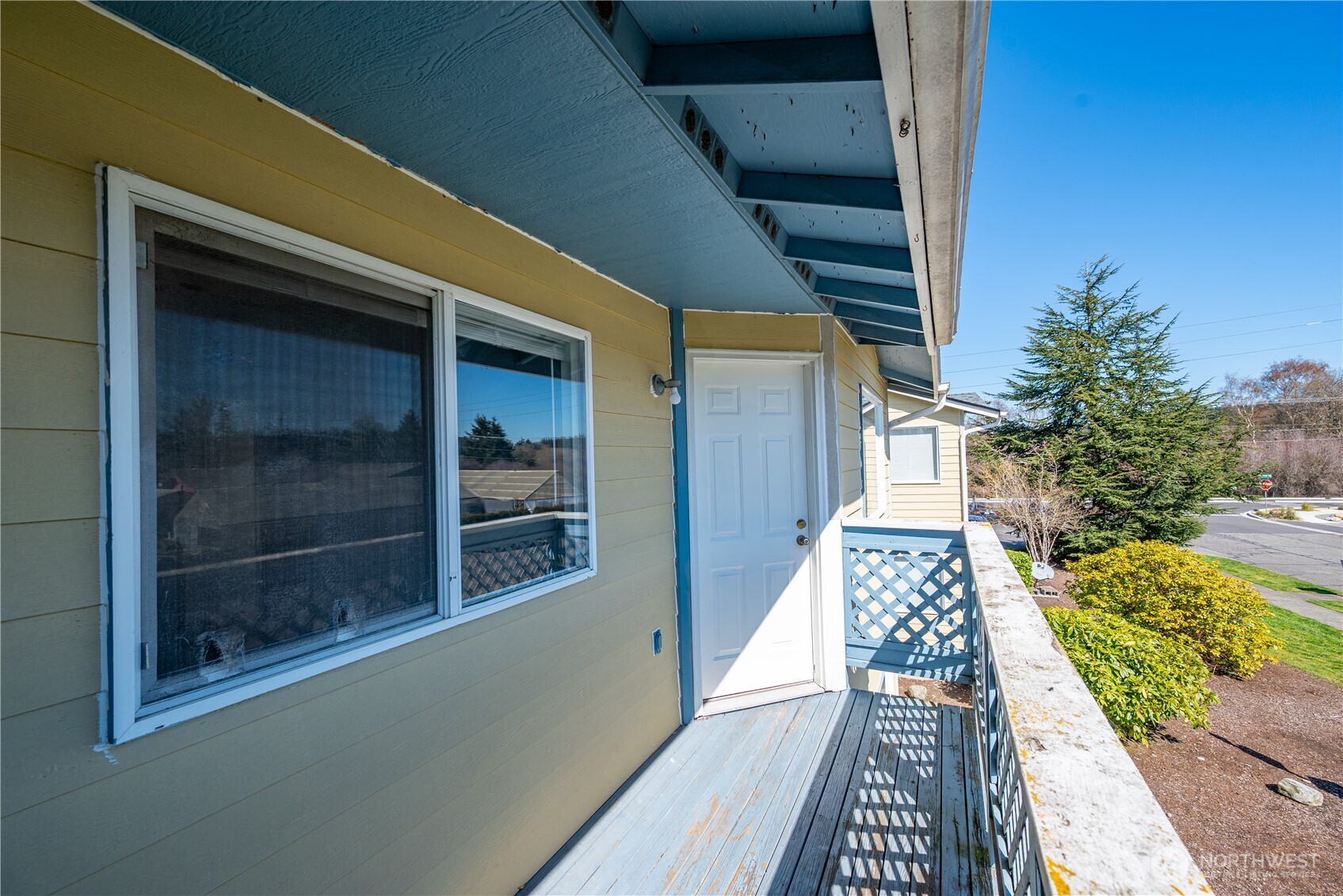 537 NE Ellis Way #B201, Oak Harbor, WA 98277