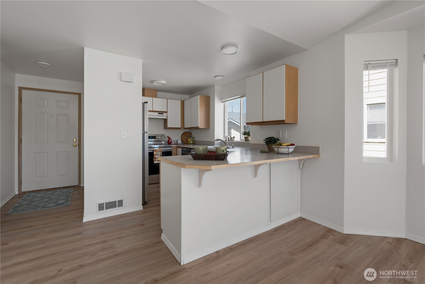 537 NE Ellis Way #B201, Oak Harbor, WA 98277