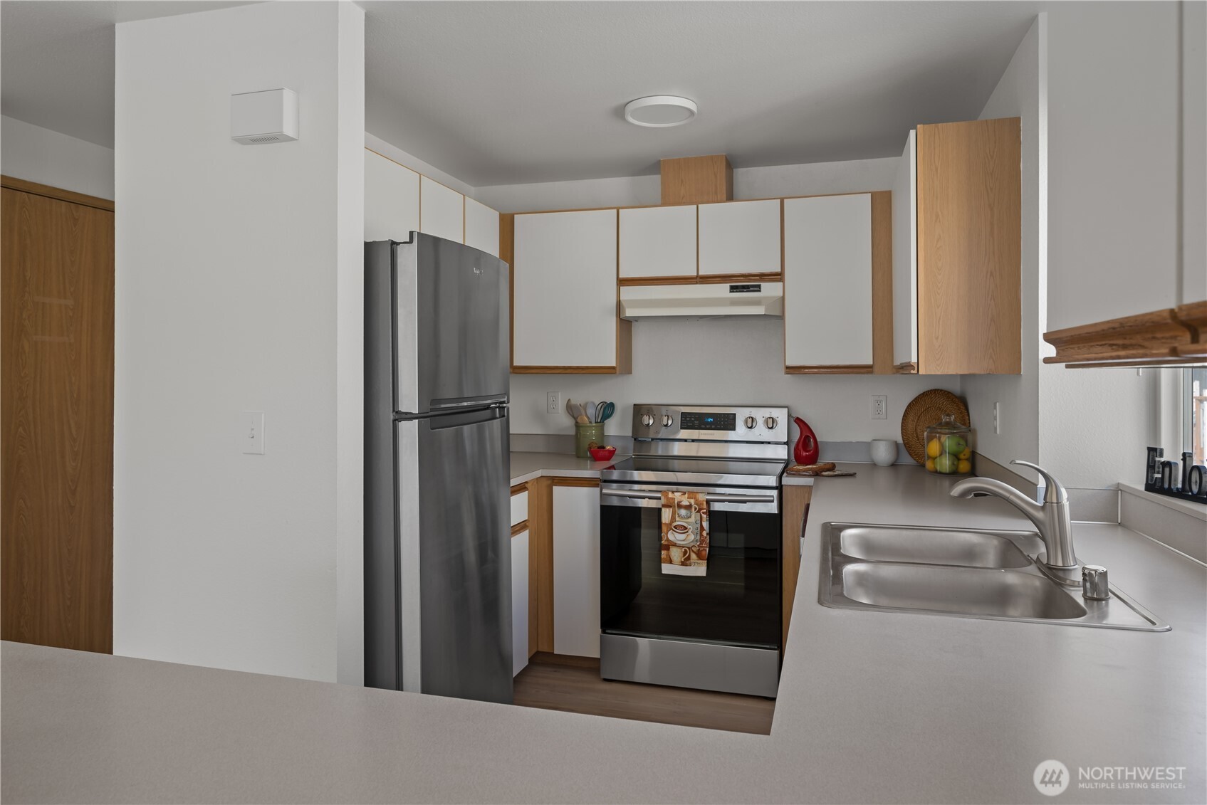 537 NE Ellis Way #B201, Oak Harbor, WA 98277