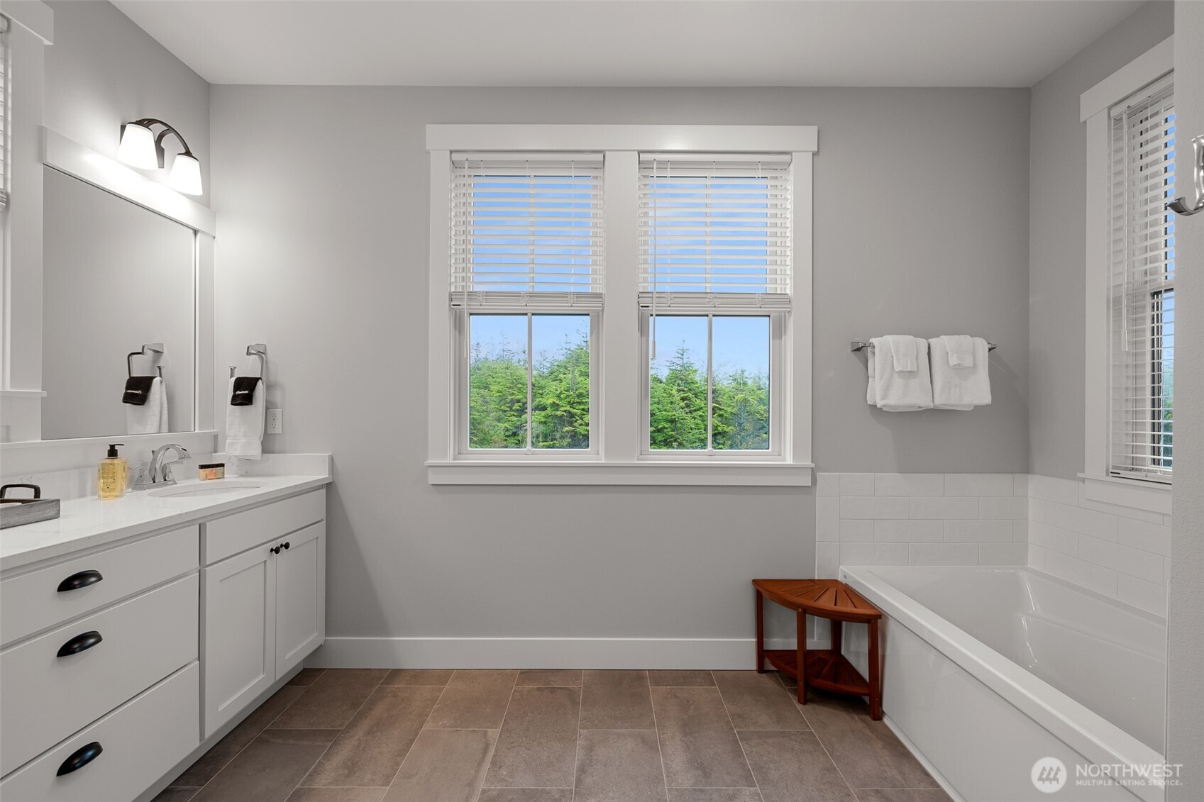 367 Compass Street , Pacific Beach, WA 98571