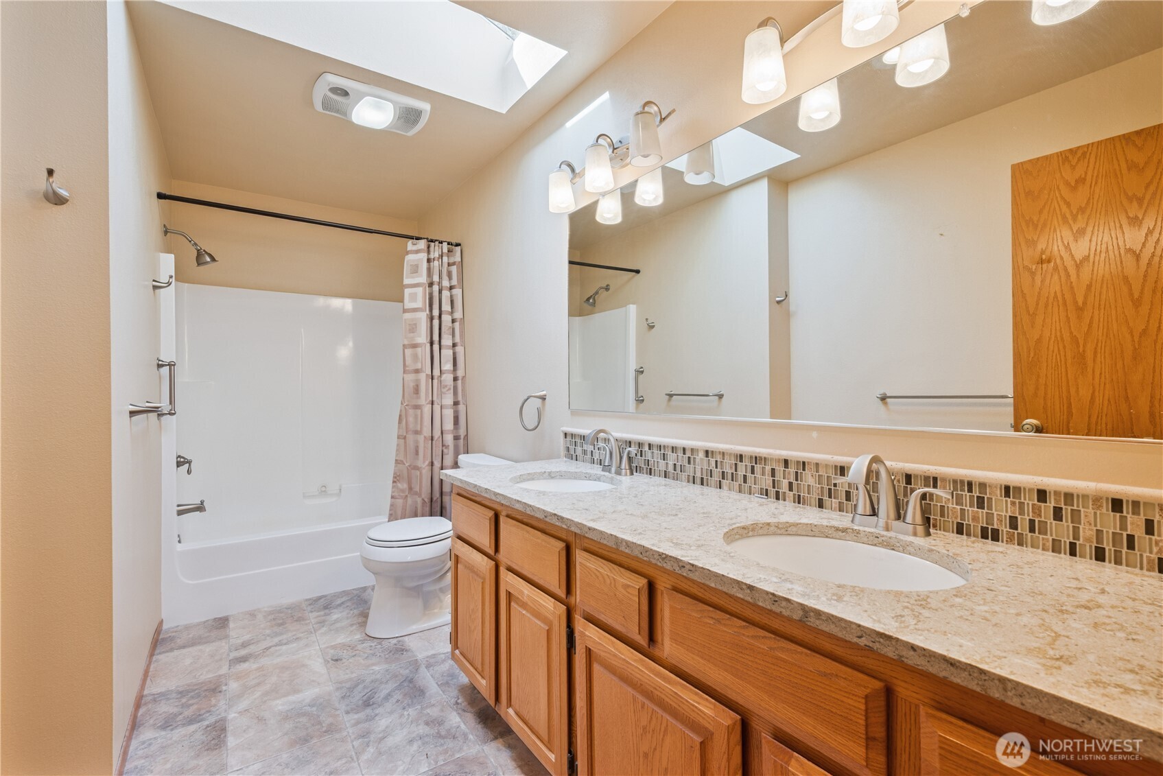 240 St. James Place , Longview, WA 98632