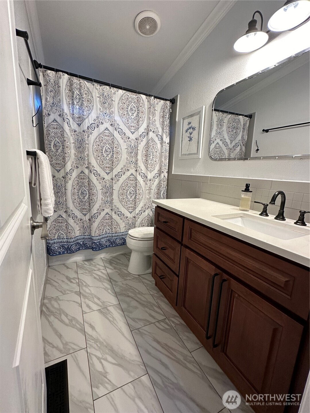 31305 SE 202nd Avenue , Kent, WA 98042