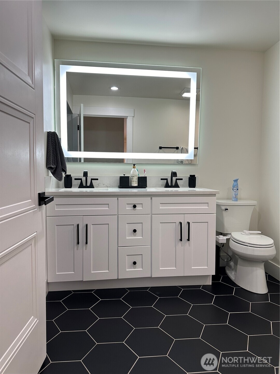 31305 SE 202nd Avenue , Kent, WA 98042