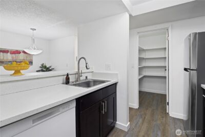 14515 NE 32nd Street #H104, Bellevue, WA 98007 - Photo 15