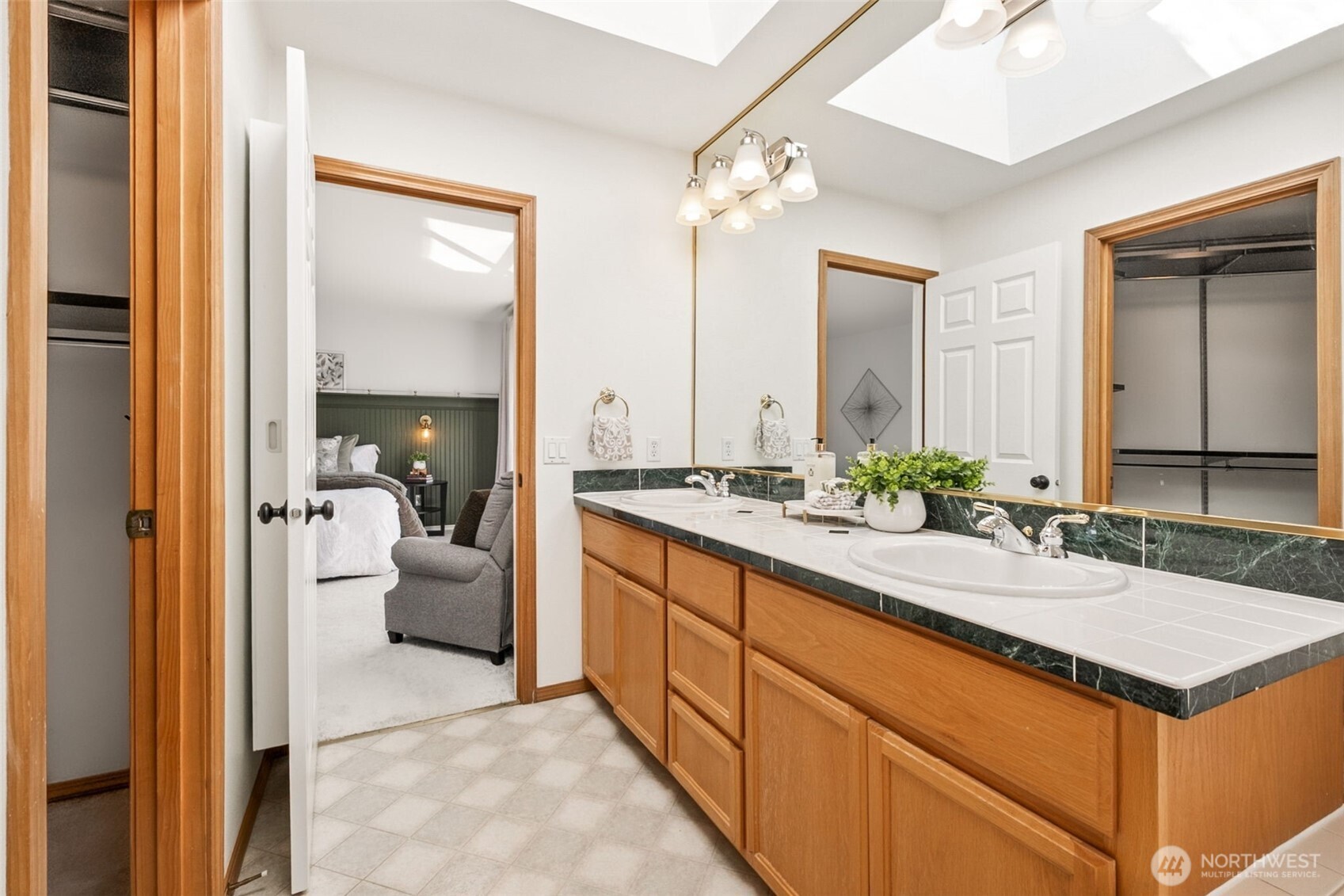 13815 SE 252nd Place , Kent, WA 98042
