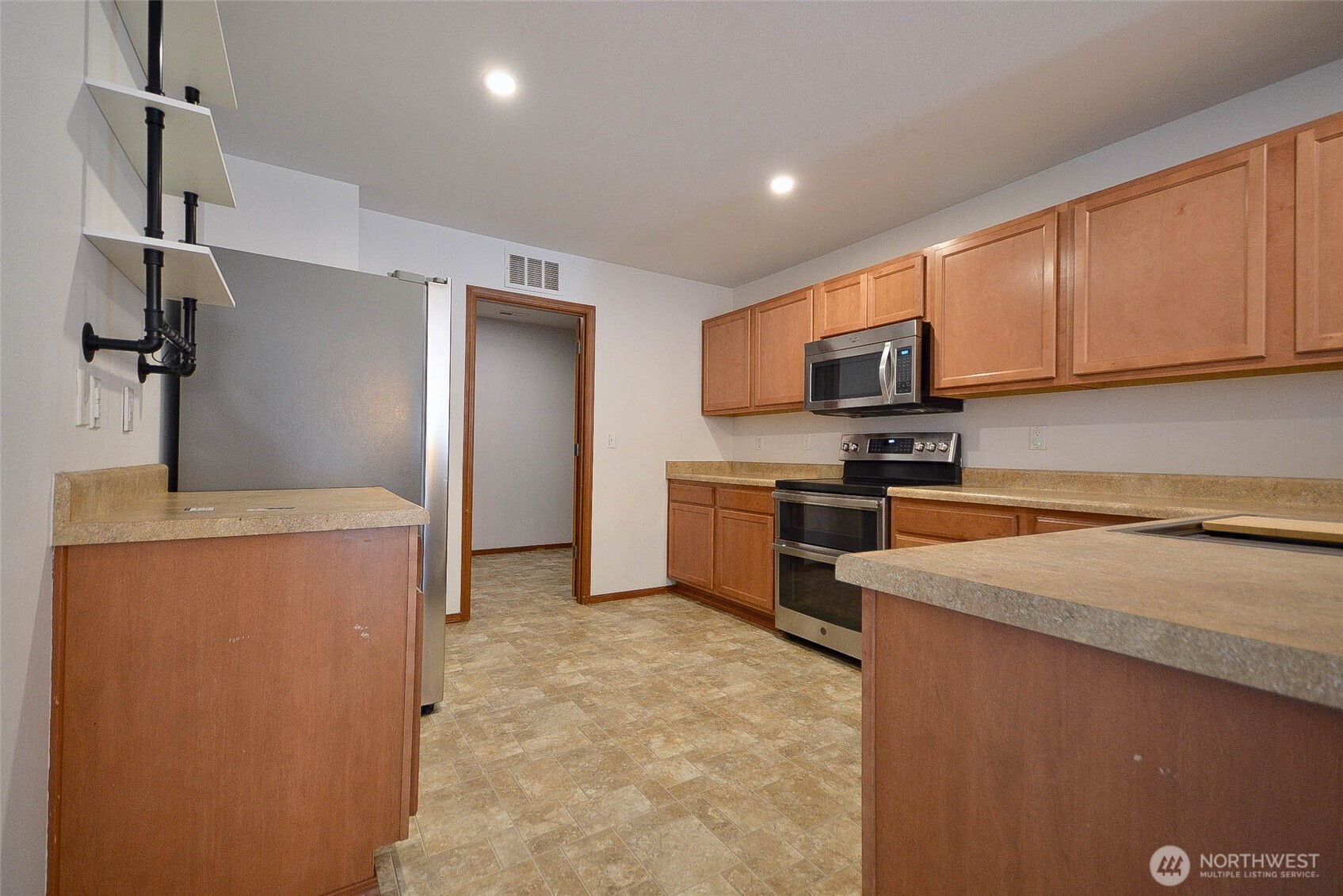 2011 Pleasure Drive SE, Tumwater, WA 98501