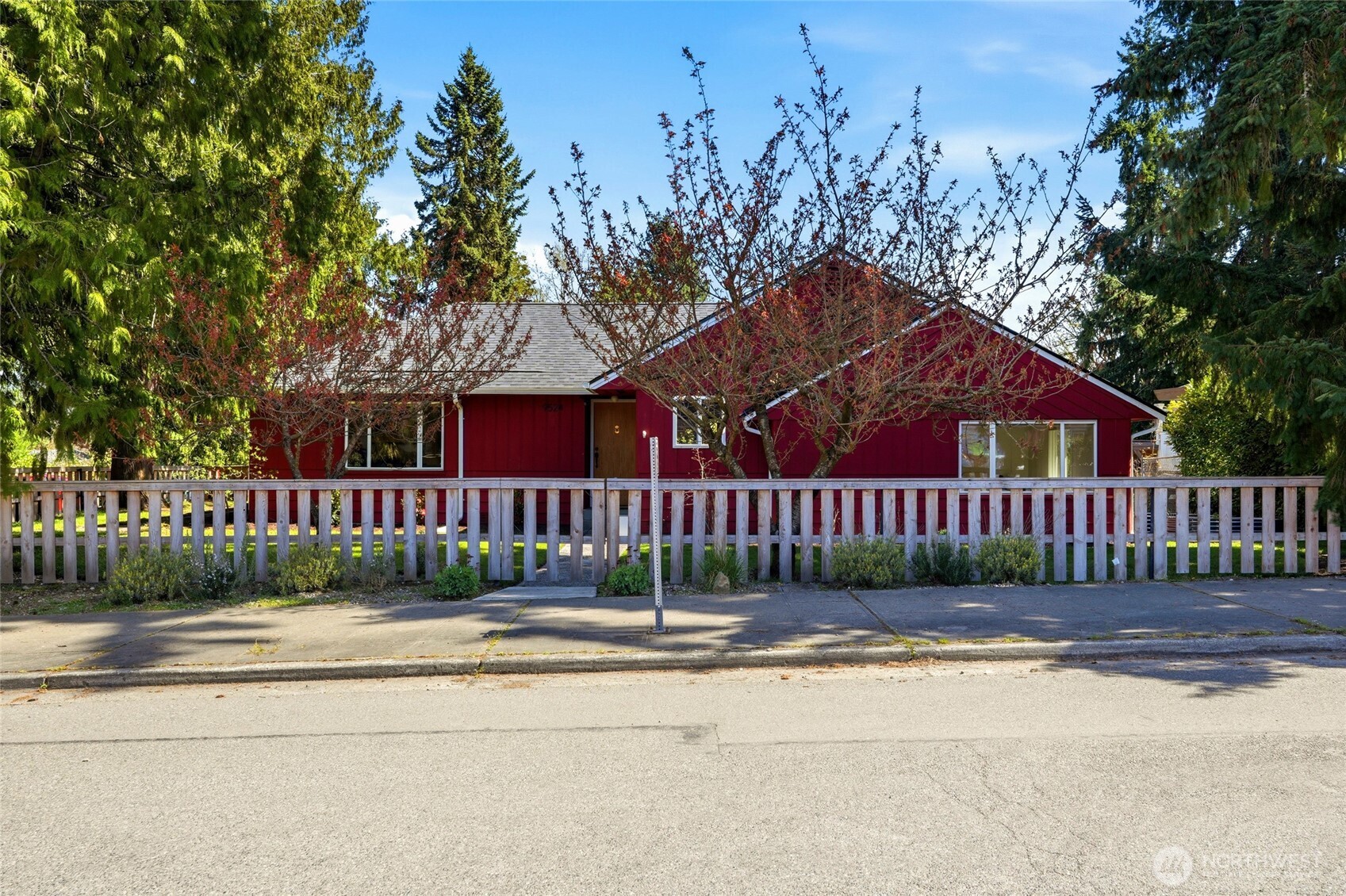 9524 20th Ave NE, Seattle, WA 98115