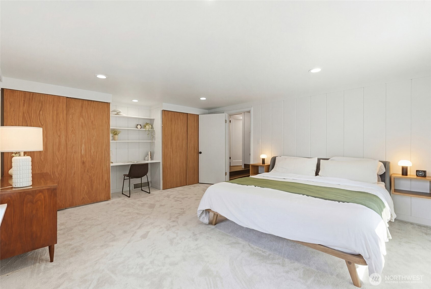 9524 20th Ave NE, Seattle, WA 98115