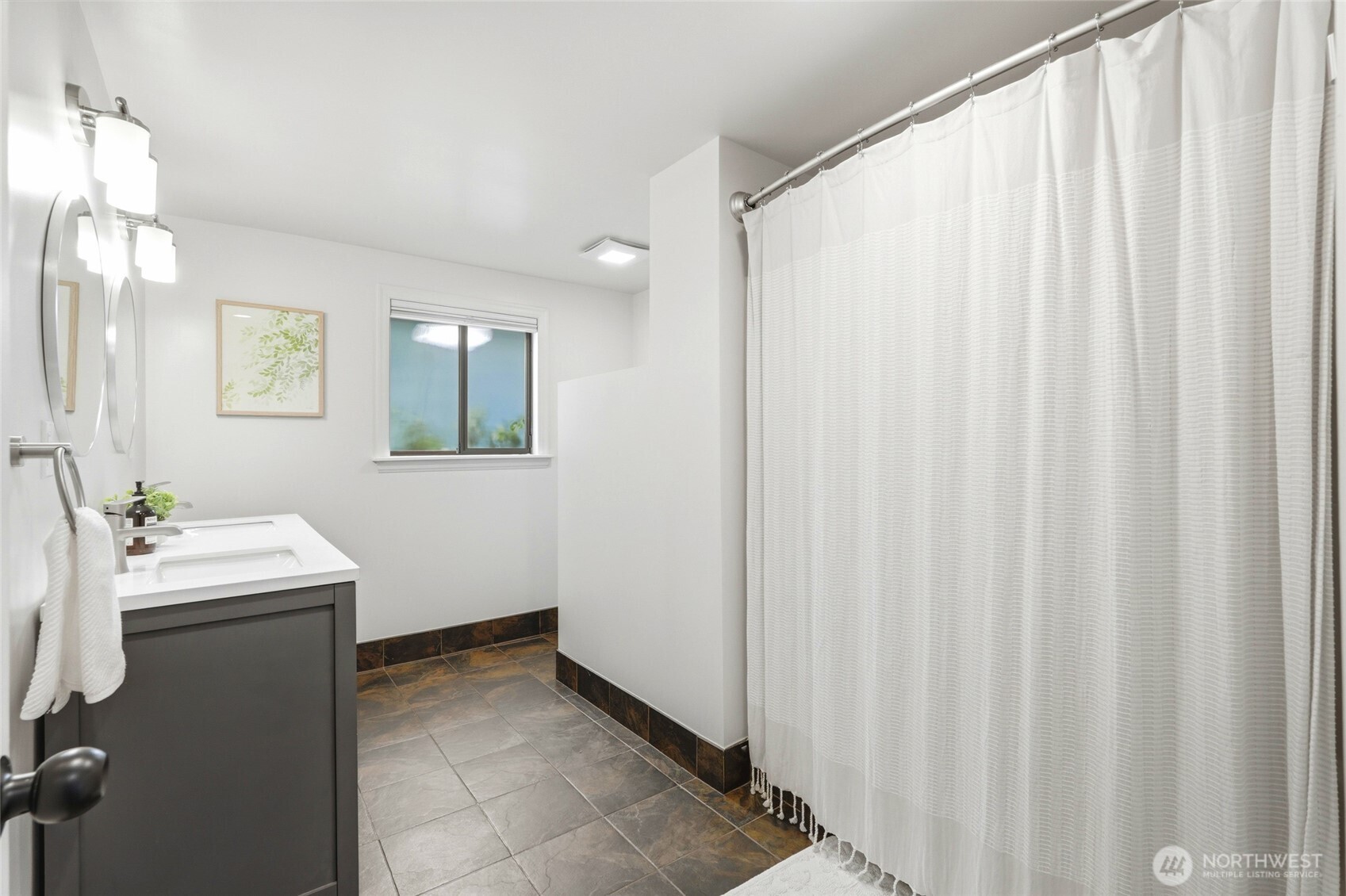 9524 20th Ave NE, Seattle, WA 98115