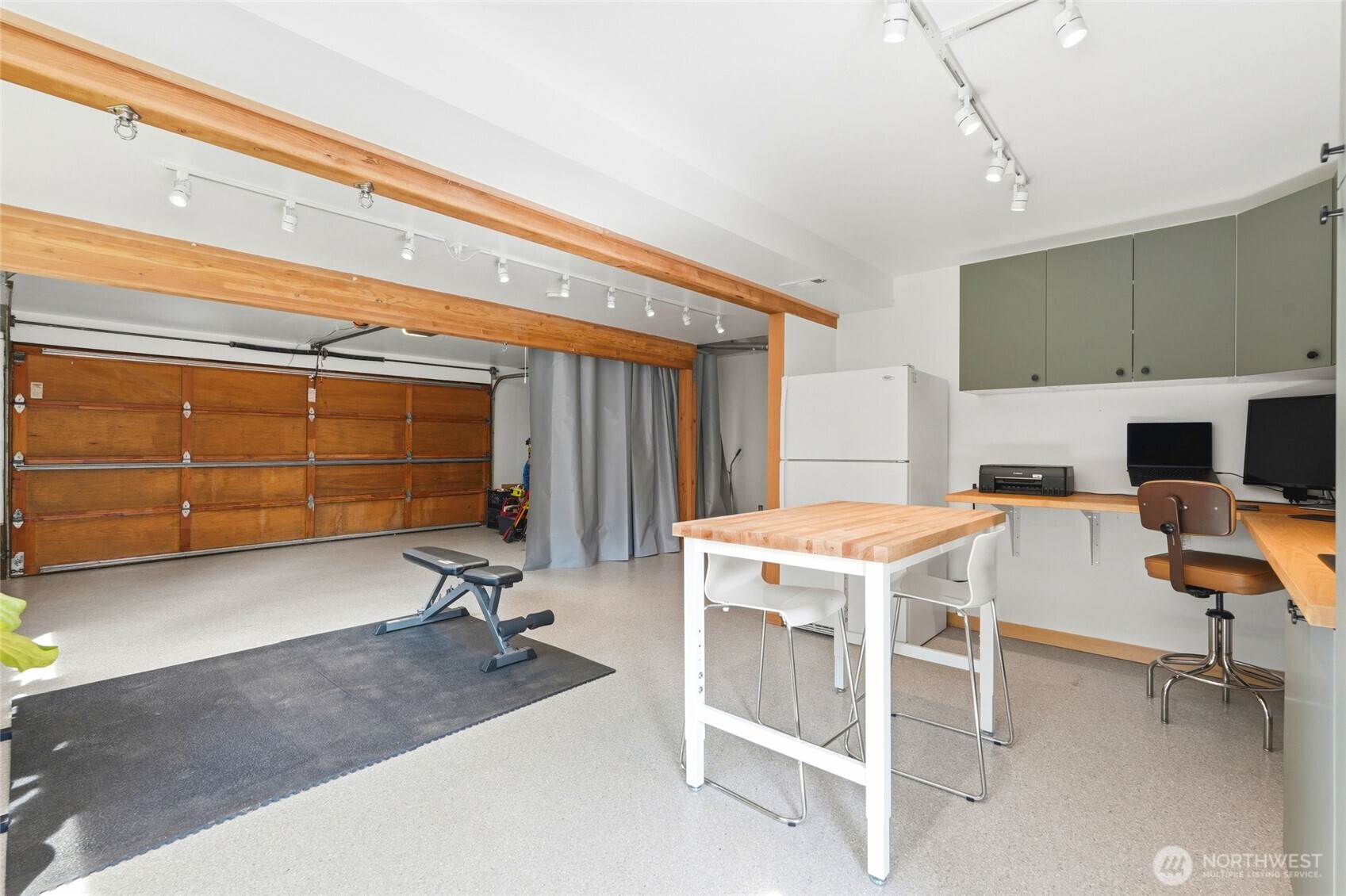 9524 20th Ave NE, Seattle, WA 98115