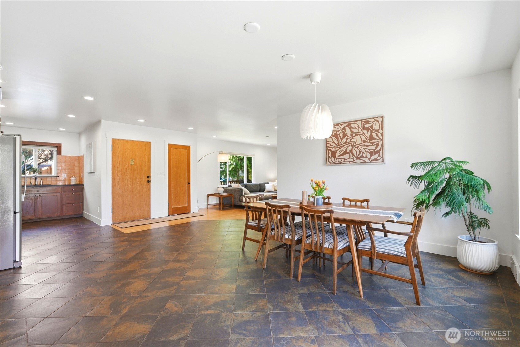 9524 20th Ave NE, Seattle, WA 98115