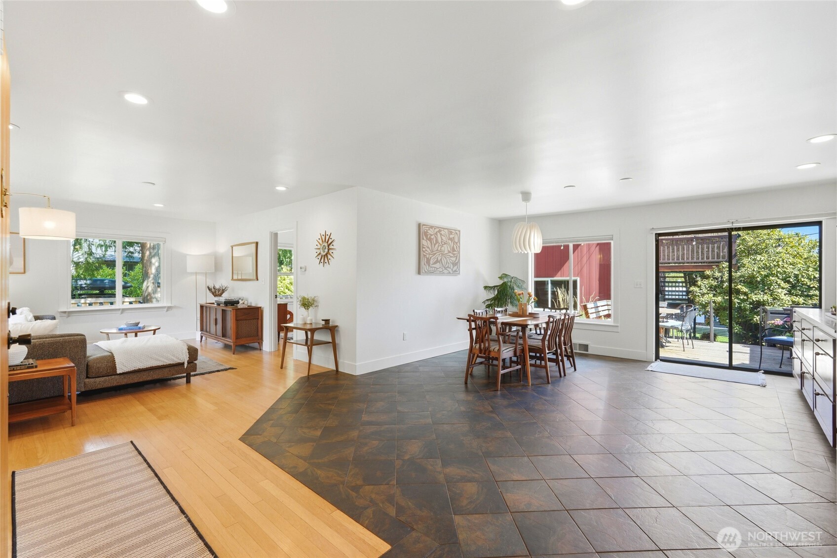 9524 20th Ave NE, Seattle, WA 98115