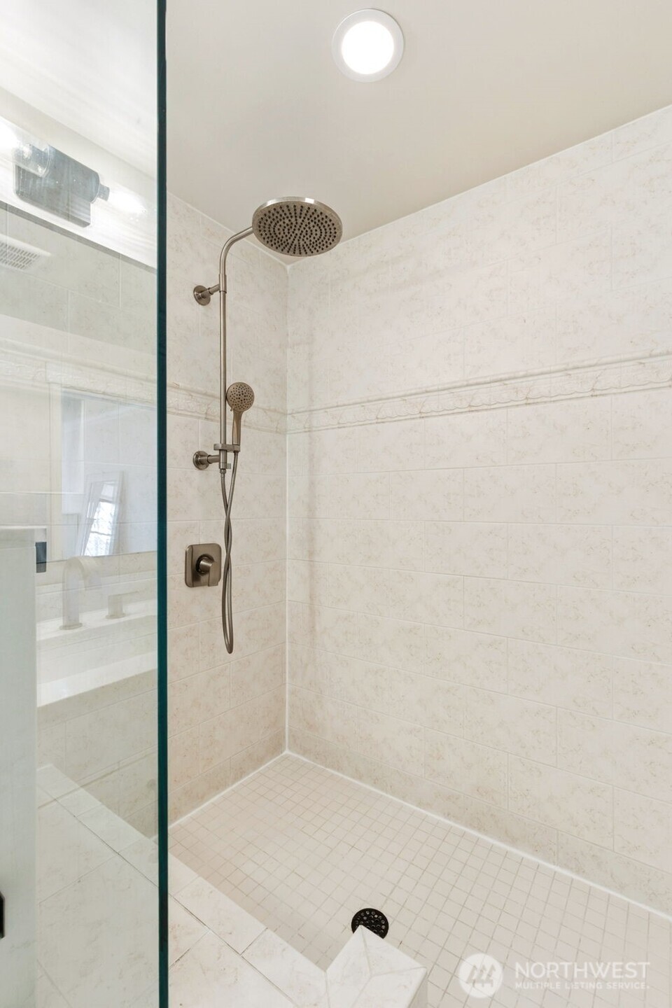 7238 Lakemont Boulevard SE, Bellevue, WA 98006