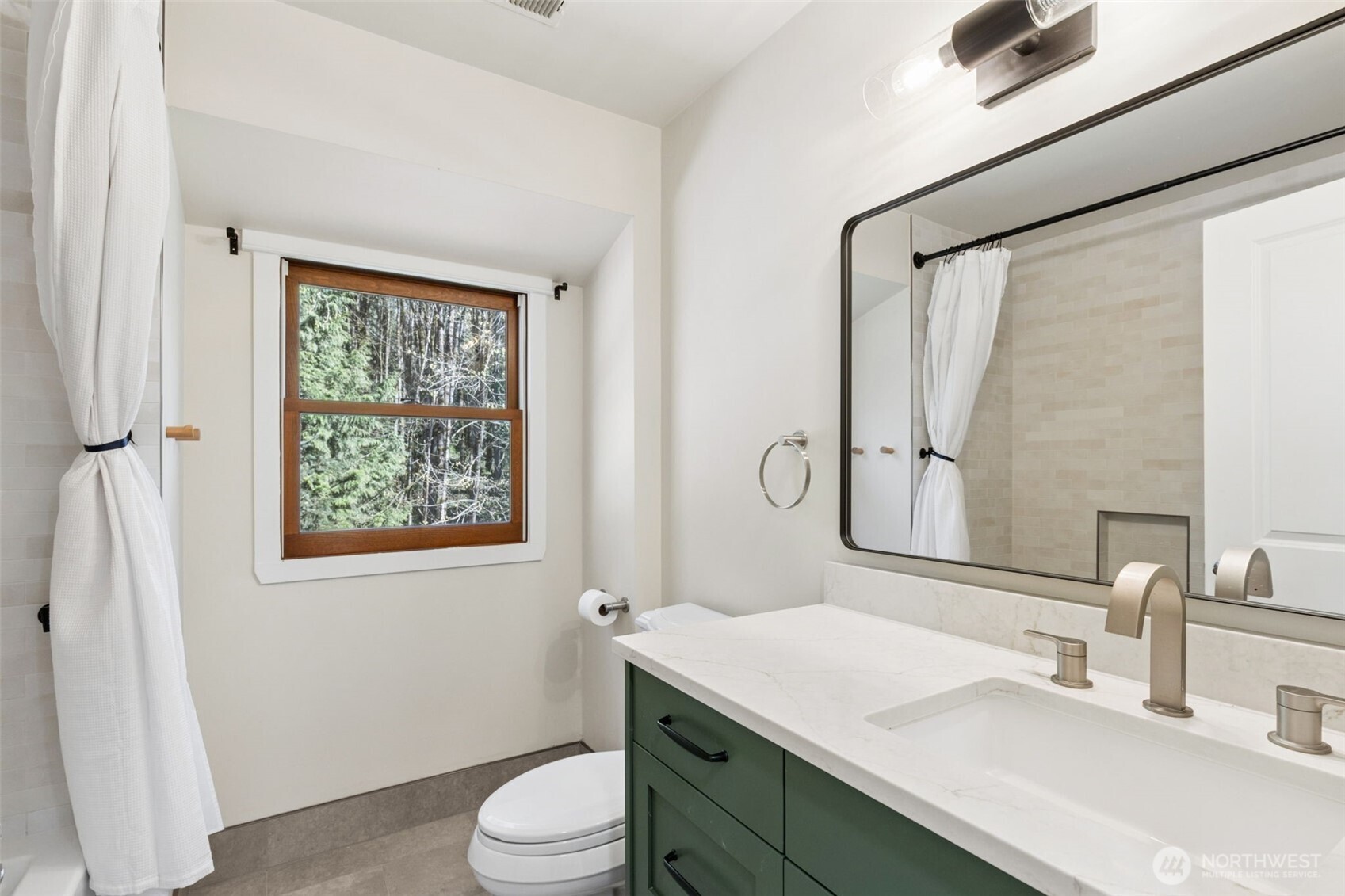 7238 Lakemont Boulevard SE, Bellevue, WA 98006