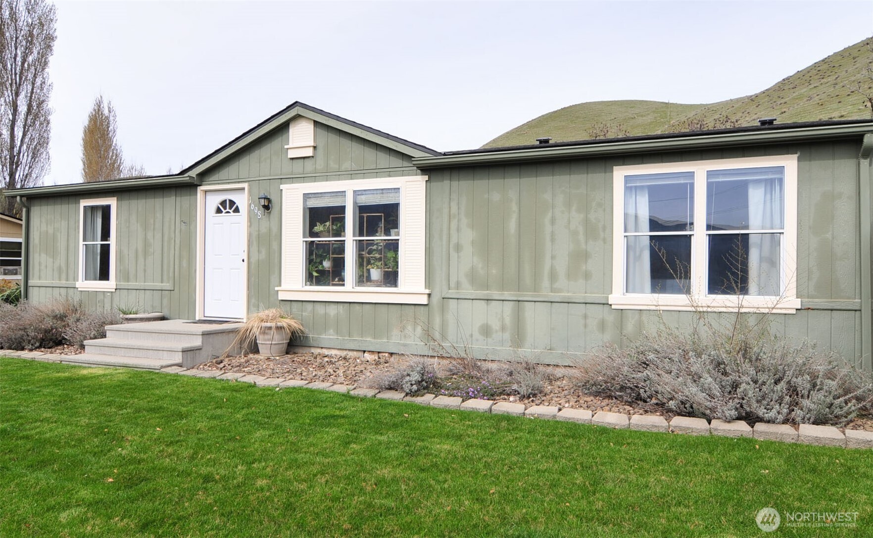 1698 Sunset Drive , Wenatchee, WA 98801