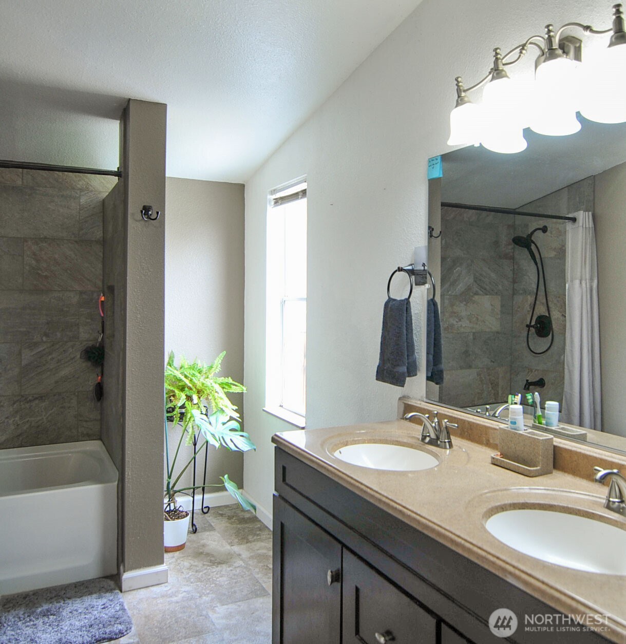1698 Sunset Drive , Wenatchee, WA 98801