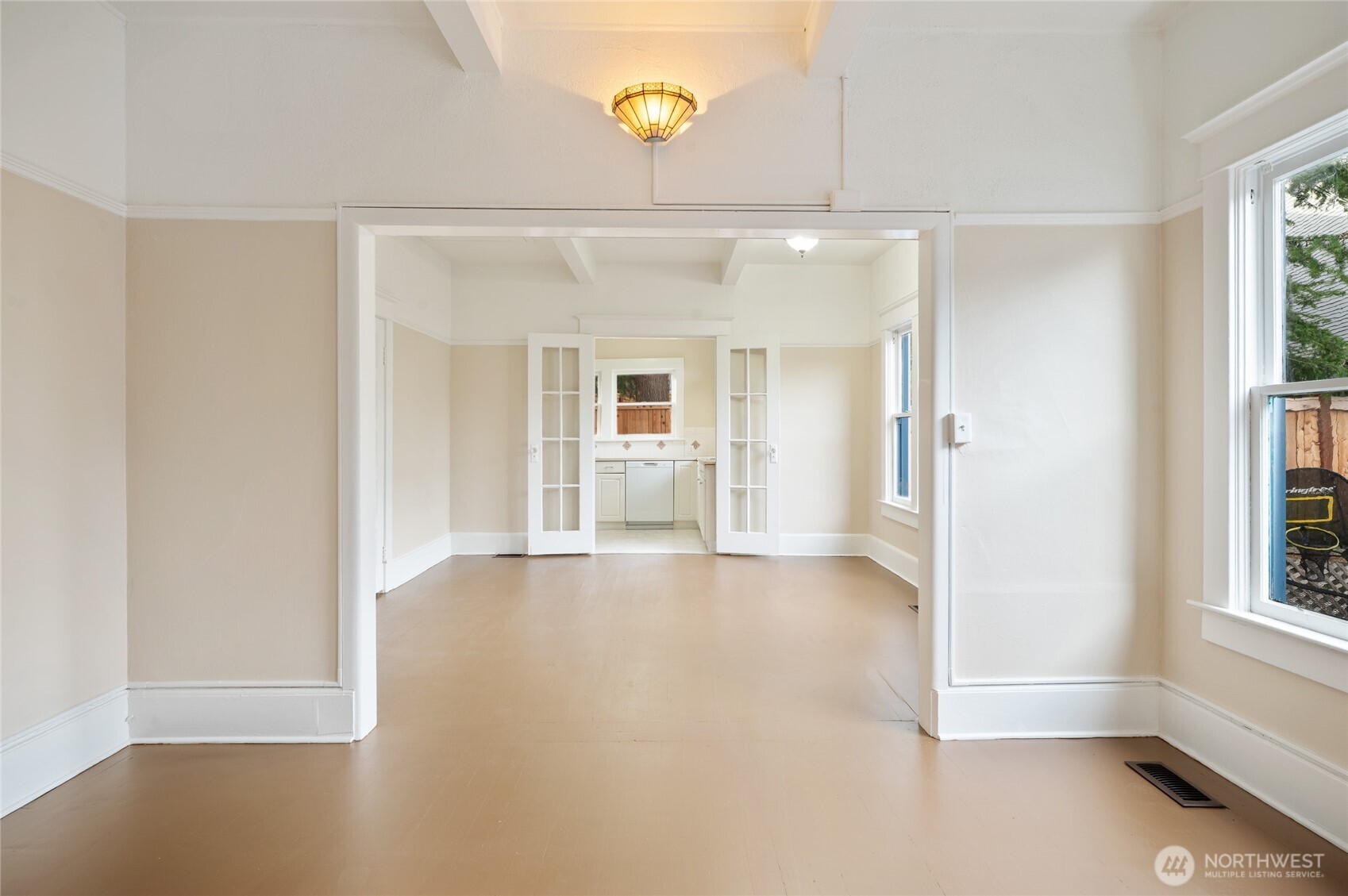 1425 Palm Avenue SW, Seattle, WA 98116