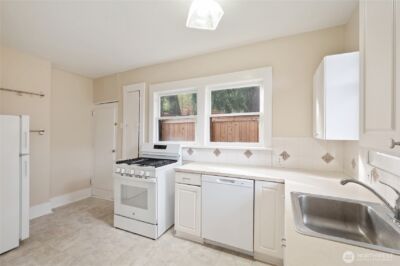 1425 Palm Avenue SW, Seattle, WA 98116 - Photo 17