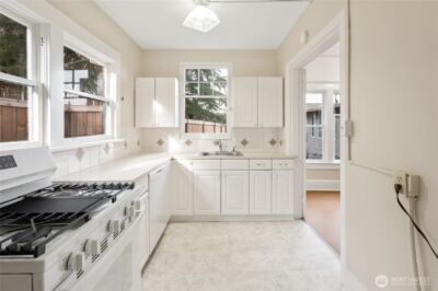 1425 Palm Avenue SW, Seattle, WA 98116 - Photo 18