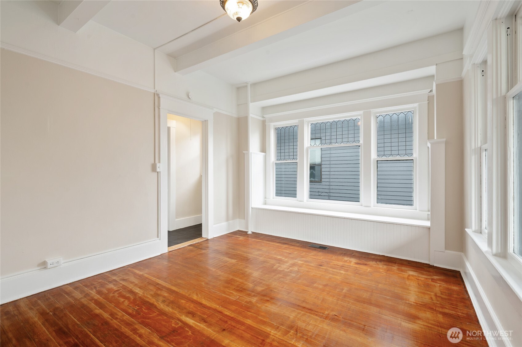 1425 Palm Avenue SW, Seattle, WA 98116