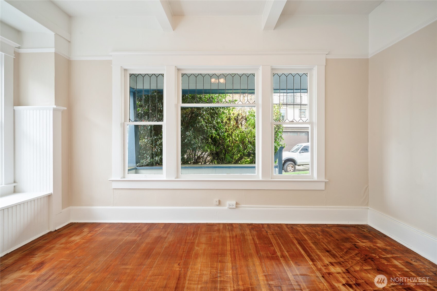 1425 Palm Avenue SW, Seattle, WA 98116